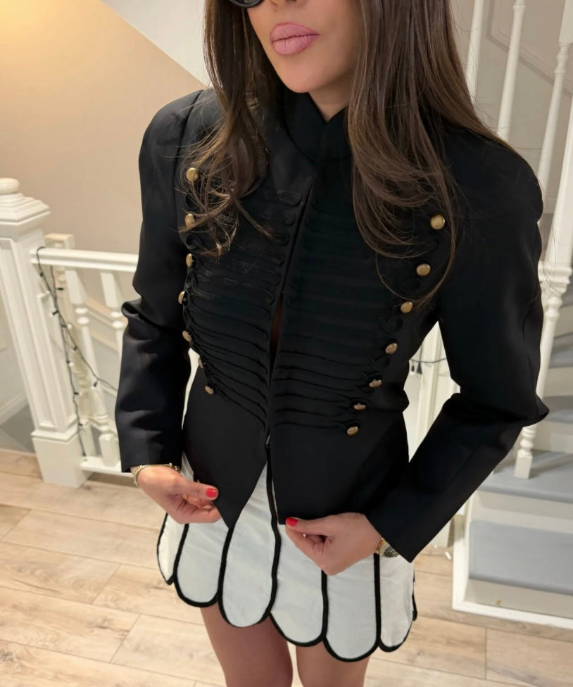 Buttoned black blazer