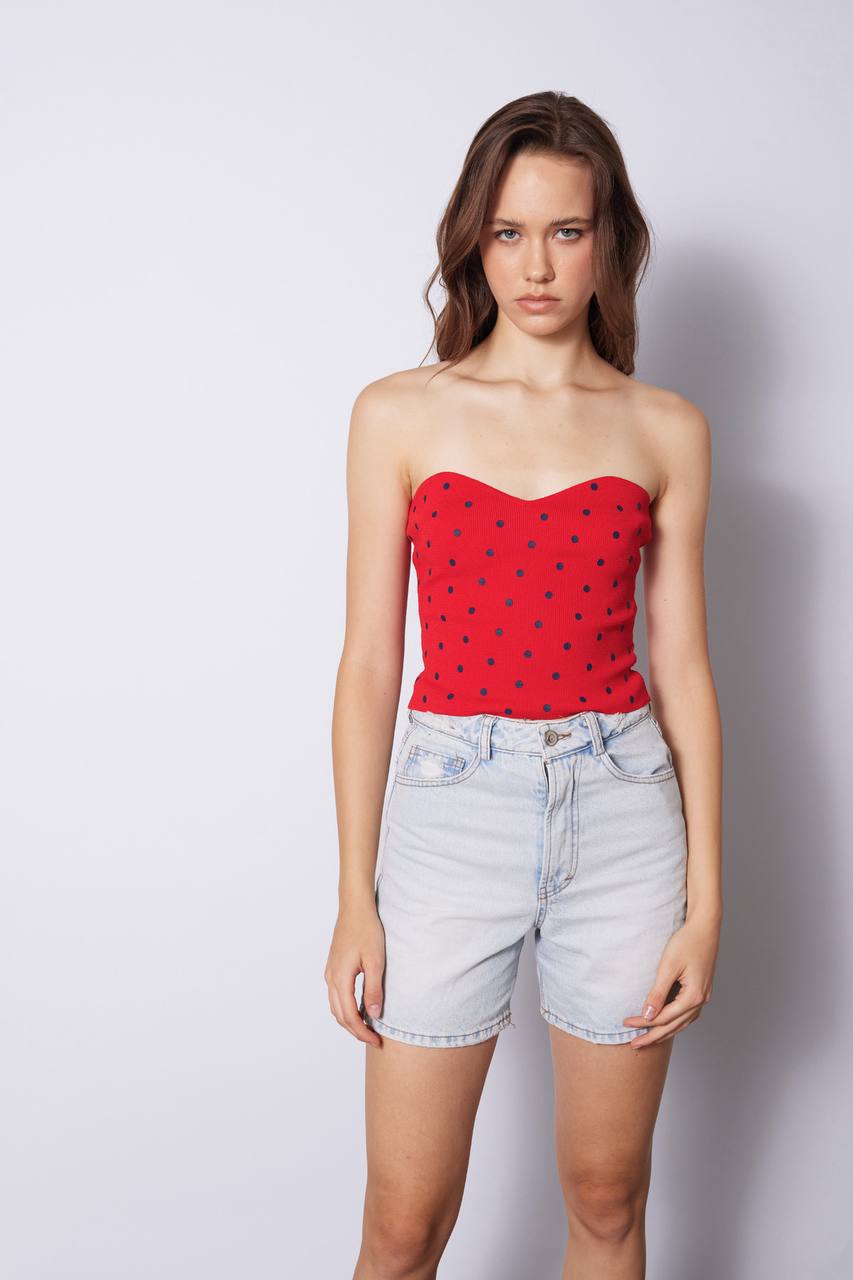 Classic & bold tops