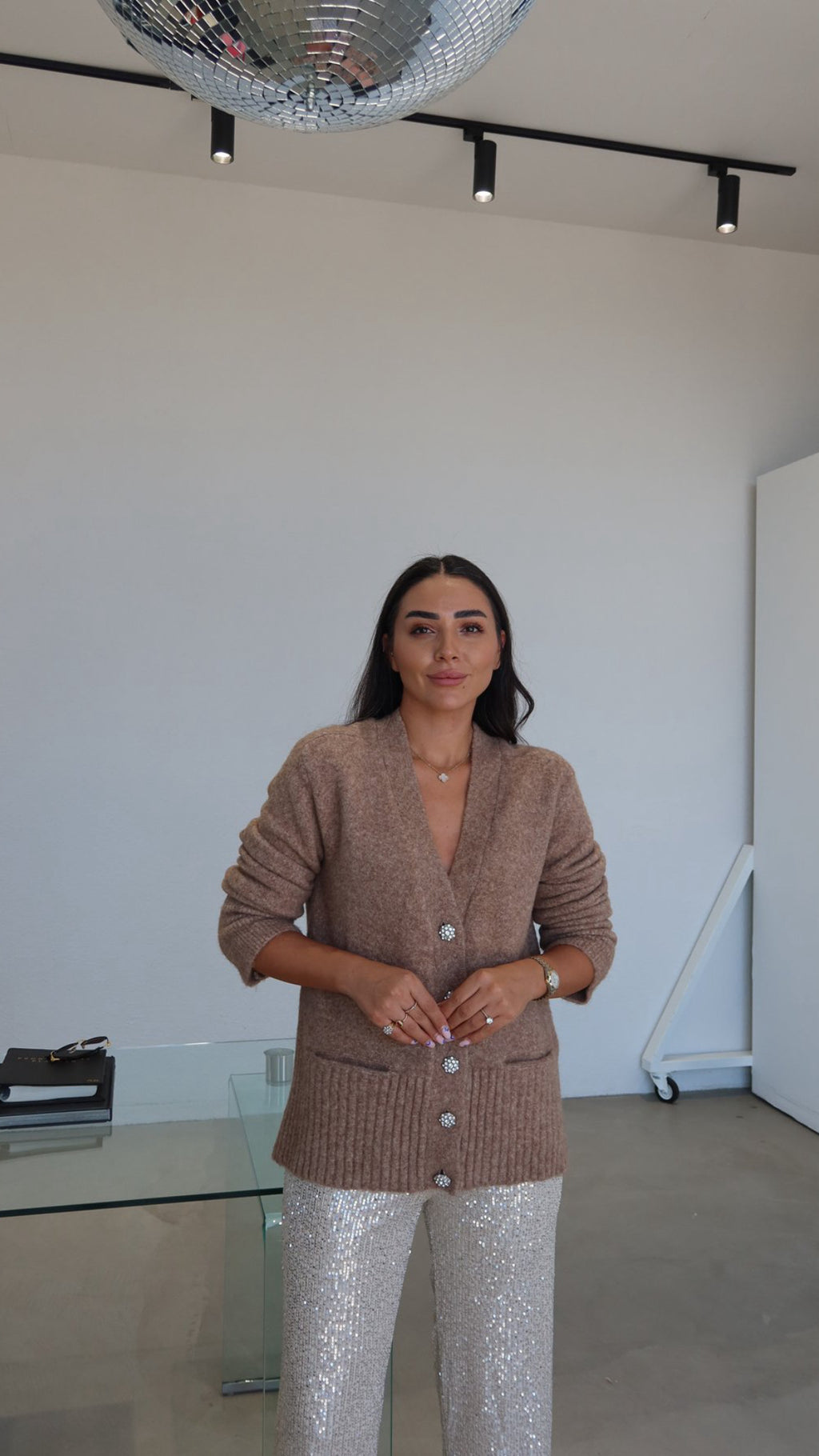 V-neck stone buttoned soft knitwear cardigan - Dark beige