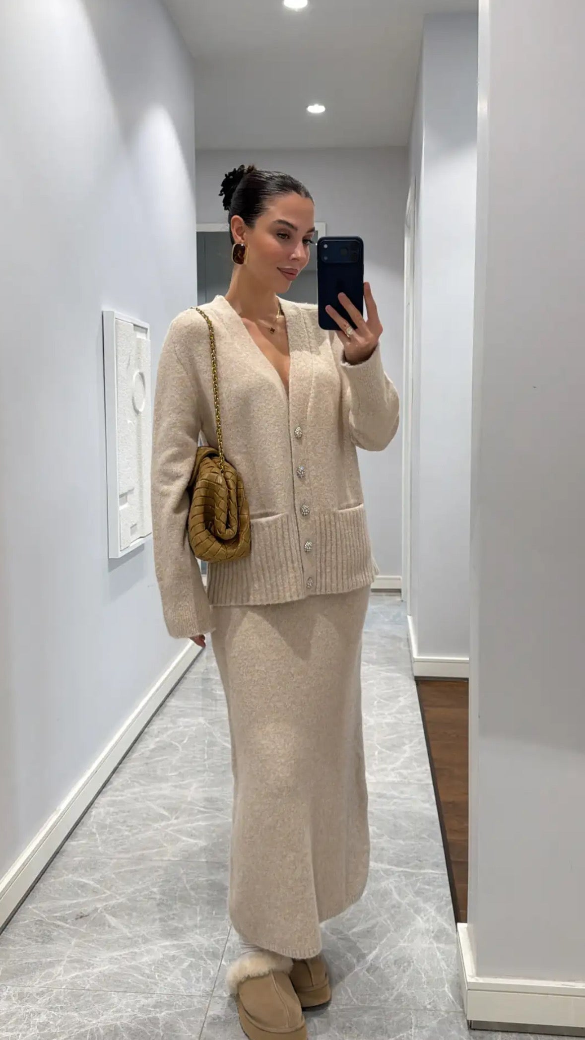 V-Neck stone Buttoned soft knitwear