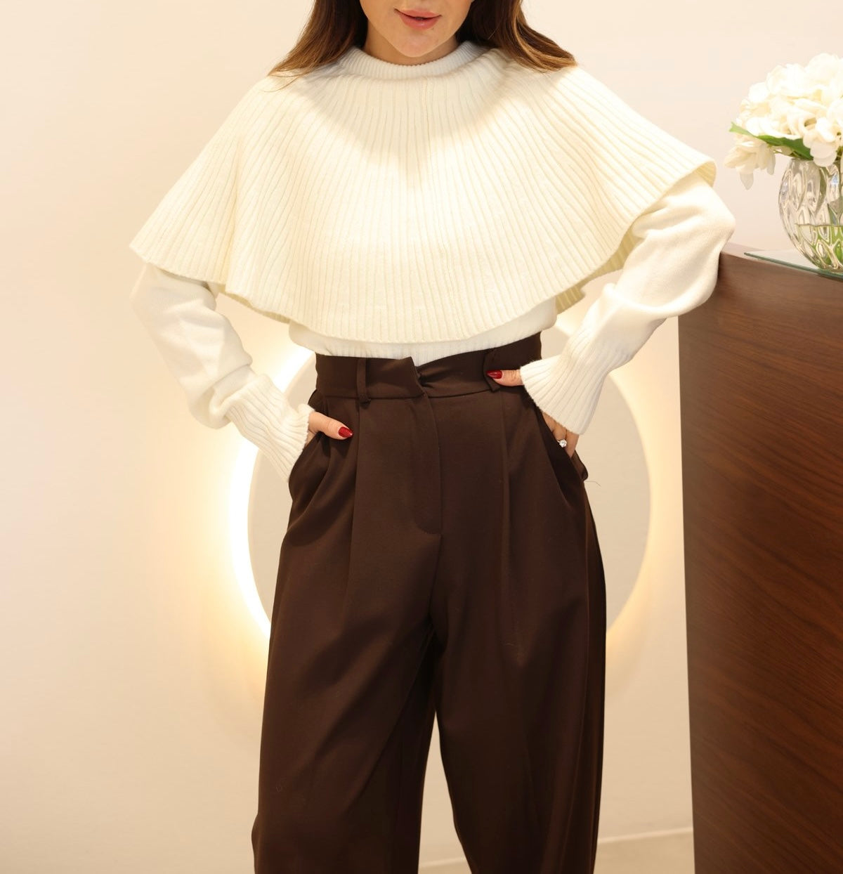 Thick Collar Cape Detailed pullover