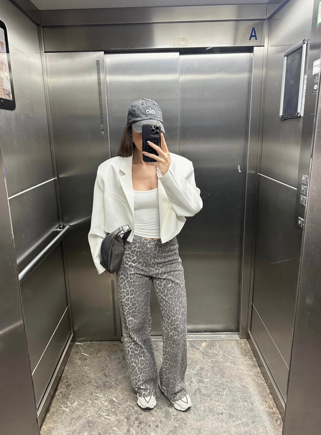 PREMIUM- CROPPED BLAZER - WHITE