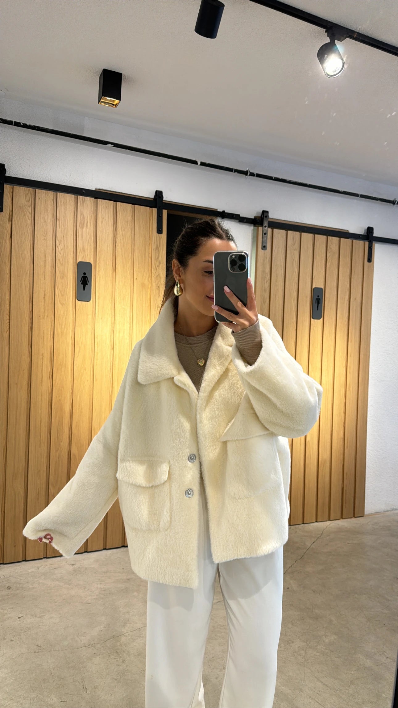 PREMIUM-lined fur with pocket details