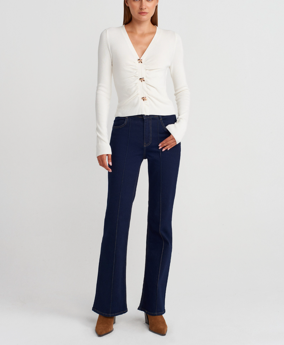 V-Neck Buttoned knit blouse&nbsp;