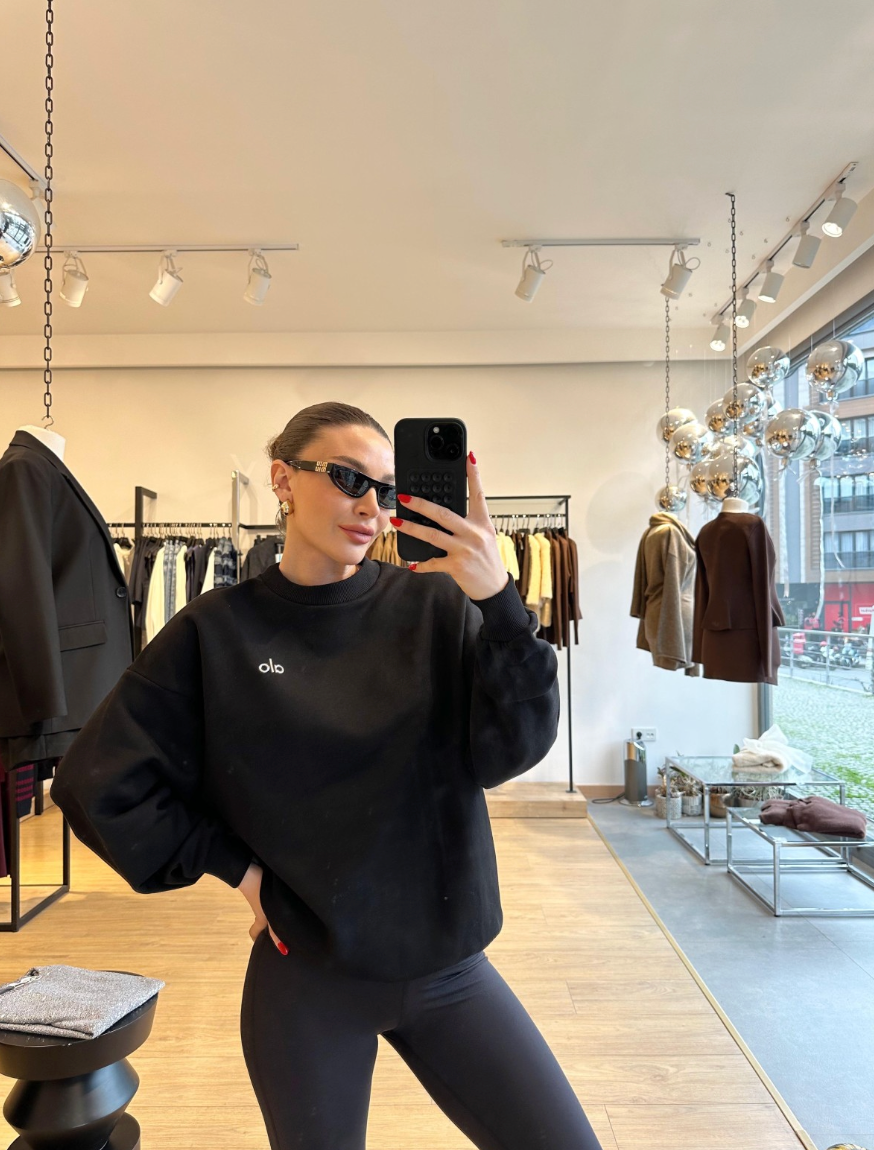 ALO-COLLECTION OVERSIZED SWEATSHIRT