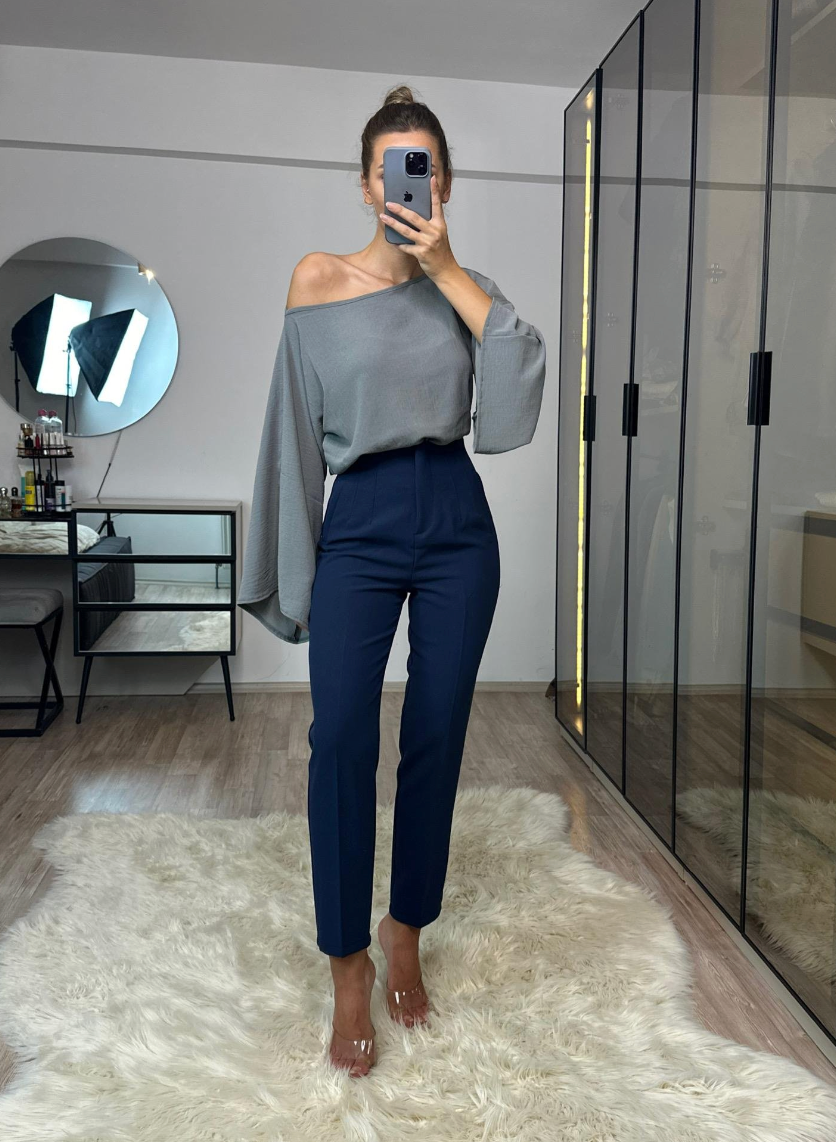 Navy blue high-waist zara DESGIN trouser
